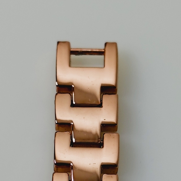 Ellen Tracy Women\'s Watch Rose Gold Tone with Crystal Accents main image 5